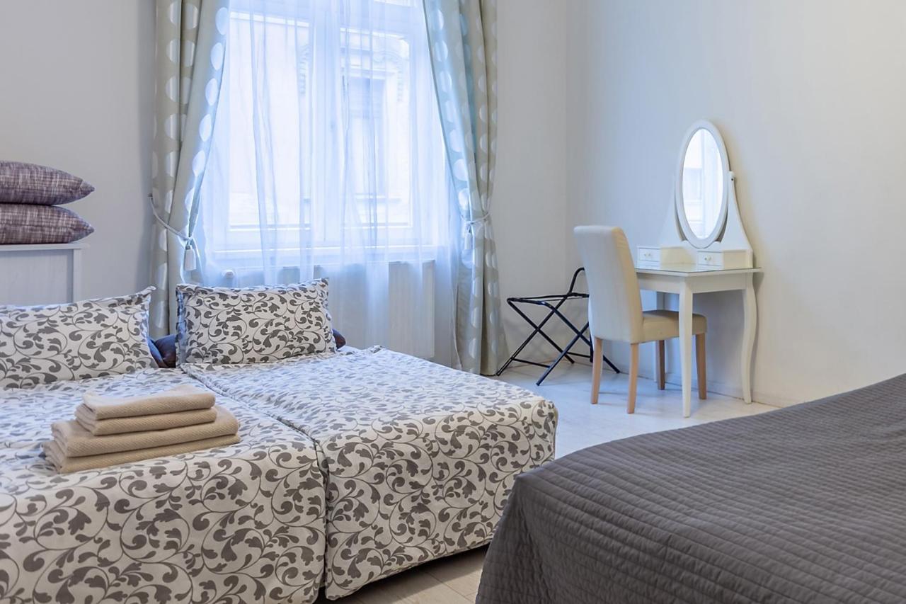Goldcentral Apartment Grand Boulevard Budapest Bagian luar foto